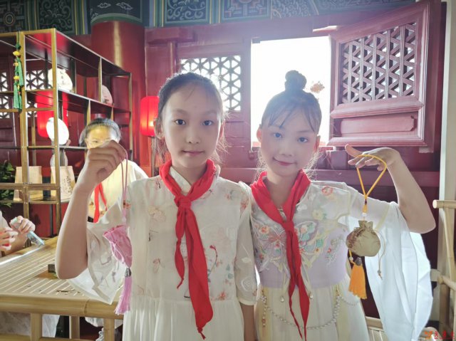 五色祈安康 指尖传非遗