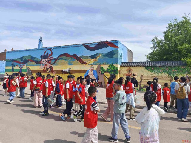 阳泉新新视界小记者走进祁县修缮村研学